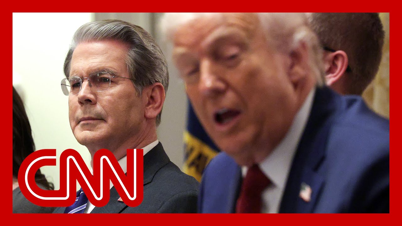 Top Trump aide ‘unhappy’ with fed chair investigation