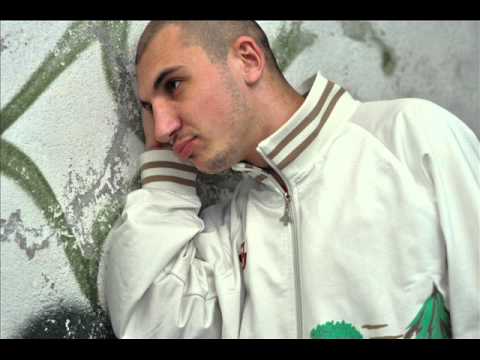 ClarismatiC - Tre' sa fii un Model!