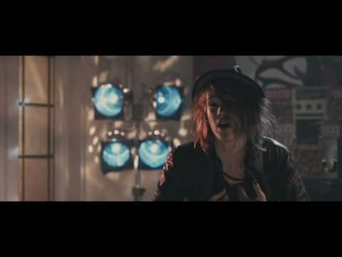 Rockers and Dry ice scene - RocknRolla