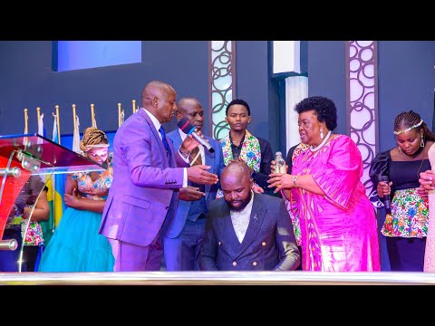 EV. JOHN KAY - WIA WAKU ft Ashley Kawinzi (OFFICIAL VIDEO)