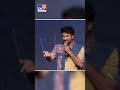 ఇచ్చావ్‌లే తొక్కలో సలహా అని డైరెక్టర
