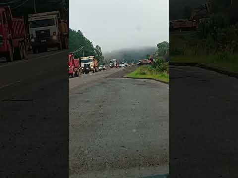 em obra BR 466 entre Guarapuava e pitanga PR
