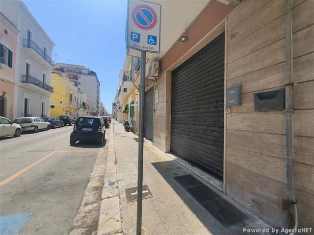 Locale commerciale in VENDITA  MONOPOLI