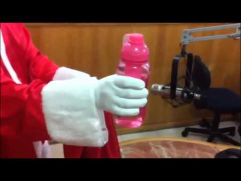 Promoção - O que tinha no saco do Papai Noel era uma Squeeze.