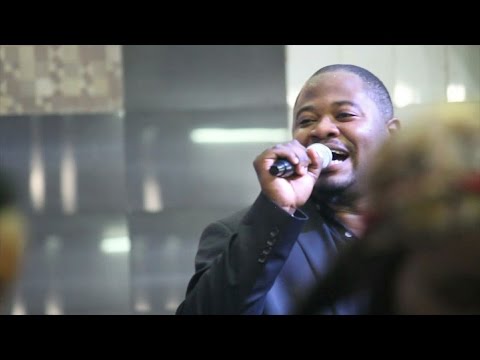 Pasteur Moise Mbiye - Totale Adoration 2 (extraits).