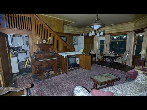 ABANDONED Old Timey Mansion Hidden In The Mountains!