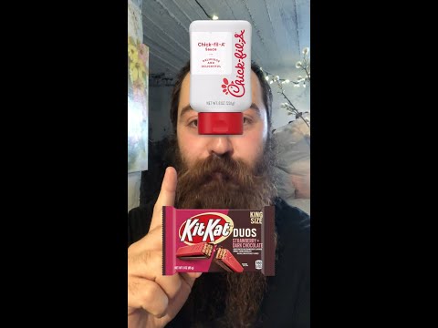 JUNK FOOD PAIRINGS - KIT KAT DUOS STRAWBERRY DARK CHOCOLATE X CHICK-FIL-A SAUCE