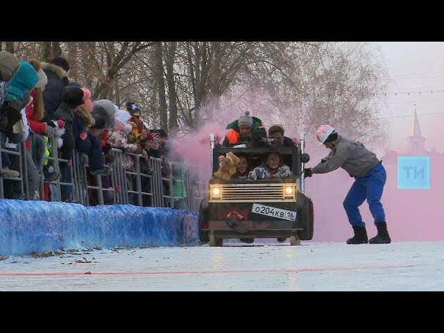 В Мамадыш на фестиваль креативных санок пришли пираты, Деды Морозы и сказочные герои