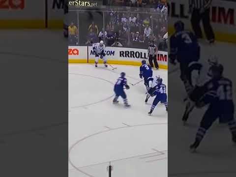 Phil Kessel Scores A 4 On 4 OT Beauty!! (March 11, 2010) #leafs #hockey