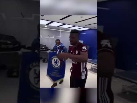 Daniel Amartey throws chelsea flag 🥶
