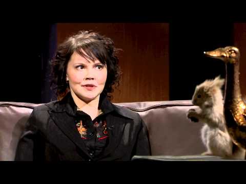 Tuomas Enbuske Talk Show - Jakso 2 - Vieraina Eva Wahlström ja Katja Kettu