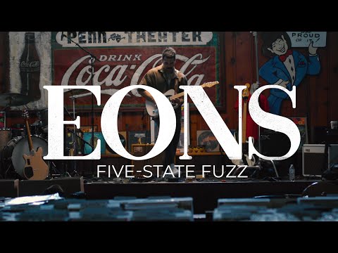 Walrus Audio Pedal Play: Eons Five-State Fuzz