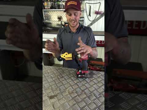 DeWALT suktuvo adapteris skardai kirpti DT70620 video
