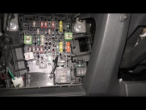 Предохранитель бензонасоса Шкода Октавия А7 - где купить и как заменить