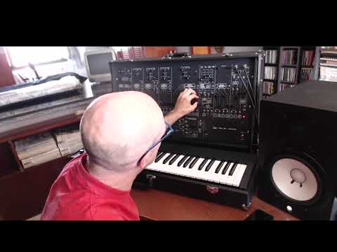 Korg Arp 2600 FS - my first touch - PLEASE MIND YOUR EARS AND LOUDSPEAKERS WATCHING THIS VIDEO!