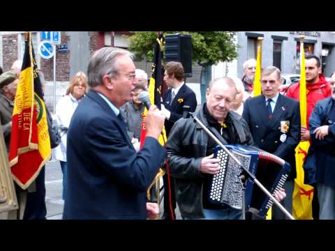 Fêtes de Wallonie 2012 avec Monsieur Gérard Monseux et Monsieur Armand Gérard à l'accordéon .