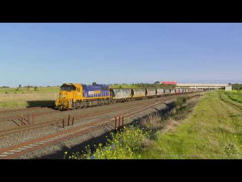 Grain Train With XR Class Locomotive - PoathTV Australian Railways