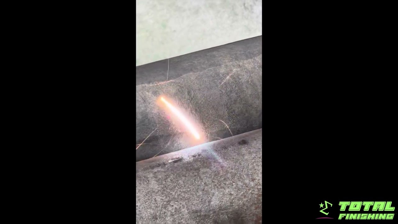 Removing rust with the TOTAL FINISHING TFS-300PULSE WAVE LASER