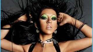 Christina Aguilera DIsses Eminem