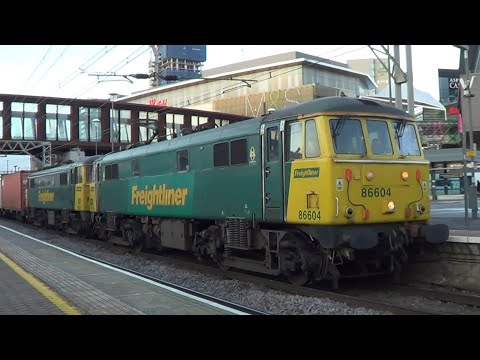 Freightliner 86s at Stratford - mostly