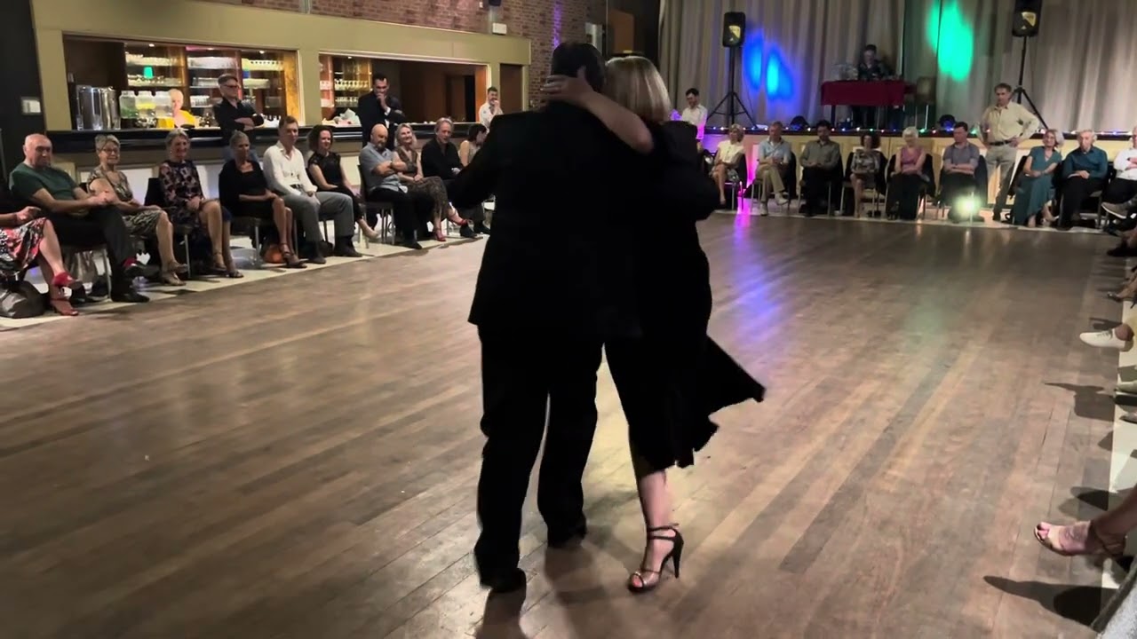 Jesús Velázquez y Mónica Parra en Bélgica - El Abrazo