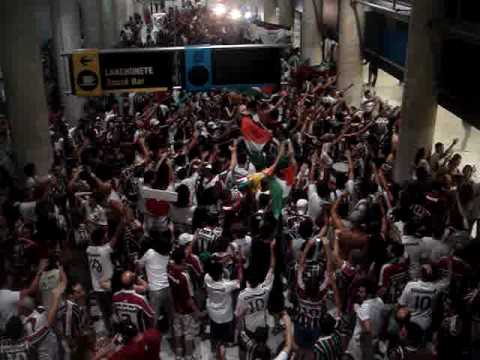 "NÃƒO PARO DE CANTAR! (RPM - Rádio Pirata)" Barra: Movimento Popular Legião Tricolor • Club: Fluminense