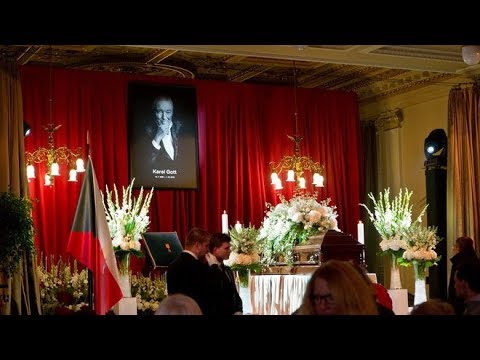 Karel Gott (†80): Trapas s věncem! Prý v tom má prsty prezident!