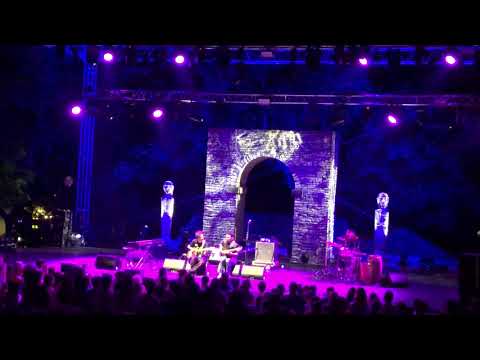 Michael Pipoquinha & Pedro Martins Patrimonio 2019 : Retrato em branco (A.C. Jobim)