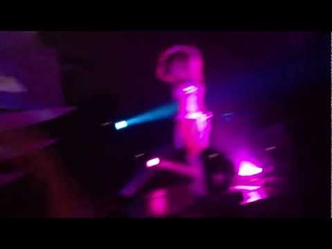 Rokcity destroys the dance floor!