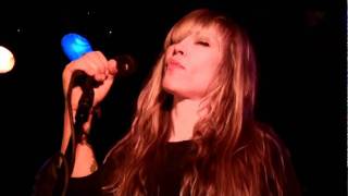 The Detroit Cobras-Baby Let Me Hold Your Hand (6-18-11)