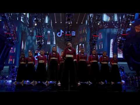 Cut phần biểu diễn của Mạnh Mỹ Kỳ đêm chung kết Vũ Vương Giấu Mặt (Phần thi tề vũ) || 孟美岐（蒙面舞王）