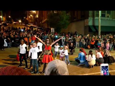download lagu mp3 mp4 Alton Halloween Parade 2017, download lagu Alton Halloween Parade 2017 gratis, unduh video klip Alton Halloween Parade 2017