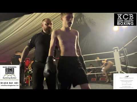 11 BRADLEY SEAGER V ALFIE RAYNOLDS