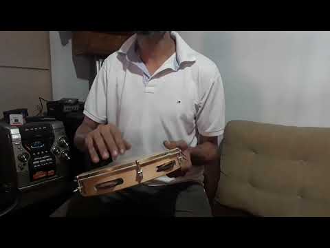 Duas levadas de pandeiro na mesma musica.