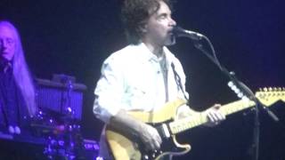 Hall and Oates-Wait For Me live in Milwaukee,WI 5-13-17