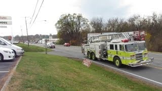 preview picture of video 'Roanoke County - Ladder 5 and Battalion 1 Responding'