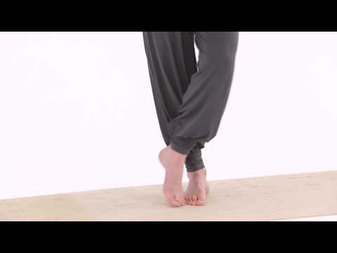 Elefante, variazione con le Gambe Incrociate - Gaja Asana