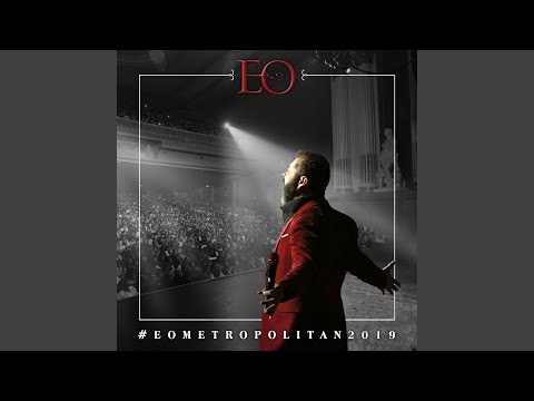 Medley: Como Un Ladrón / Kilómetros De Cielo / De Carne Y Hueso (En Vivo)