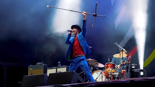 Maximo Park - Girls Who Play Guitar (2020 Unity Arena Newcastle)