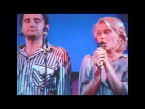 A-E. Bizottság & Marietta Méhes - Szerelem