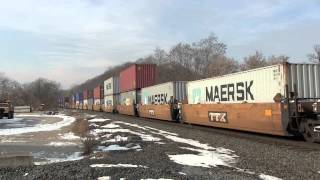 preview picture of video '[HD] Eastbound CSX Intermodal Train at Fonda, NY'