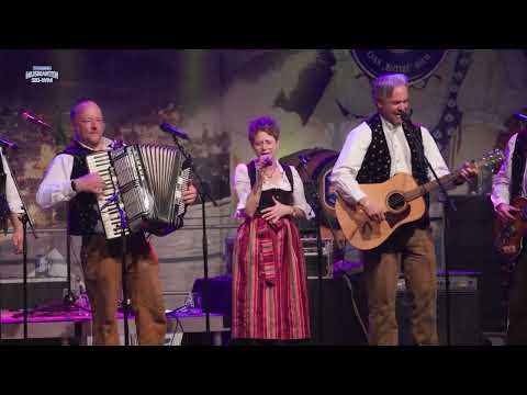 Die Soliden Oberkrainer & Martina -  Die Liebe in den Bergen