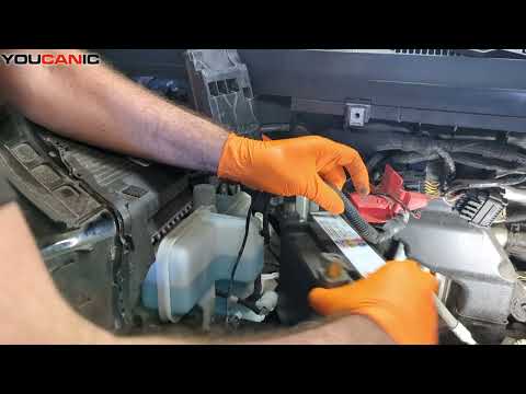 How to Remove and Install the 12-Volt Battery on a 2014-2021 BMW i3