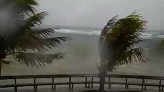 preview picture of video 'Hurricane Richard Passes Roatan Island'