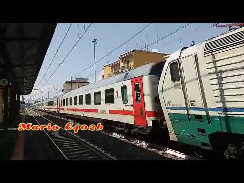 Strepitoso Intercity 1527 Roma Termini-Siracusa in transito in rettilineo