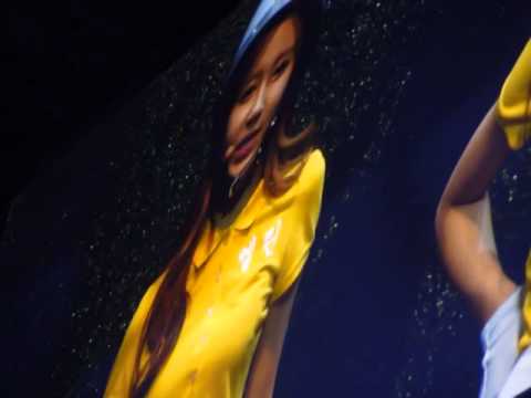 Crayon Pop Houston - BAR BAR BAR & Saturday Night