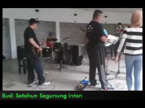 Budi Setahun Segunung Intan - Ahmad Jais feat Kartina Dahari (cover song) by Evolusi Khayalan Band