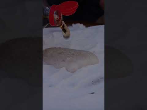 Am curatat tigaia din fonta cu bicarbonat de sodiu si otet