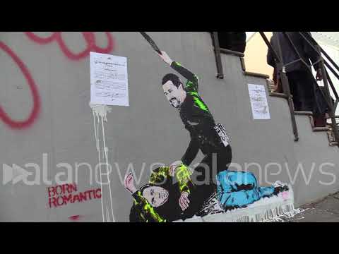 Salvini manganella Di Maio, il caso Siri diventa street art