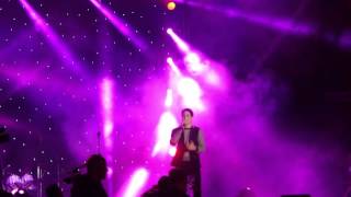 Alden Richards  Live in Dubai singing Urong Sulong
